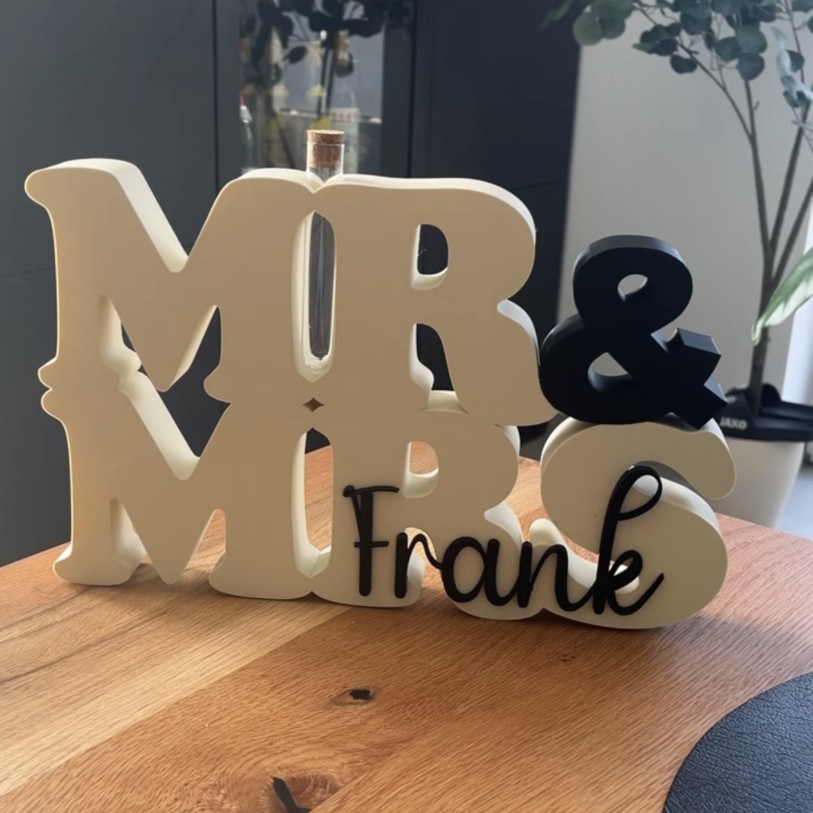 MR & MRS mit Wunschname - Personalisiertes Hochzeitsgeschenk